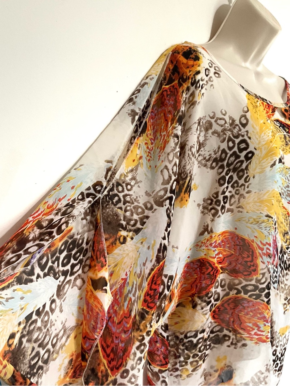 Women’s Multicolor Feather-Print Blouse - Lightweight Scoop Neck Top - Picture 3 of 8